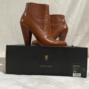 Frye Remy Chelsea bootie; 7.5